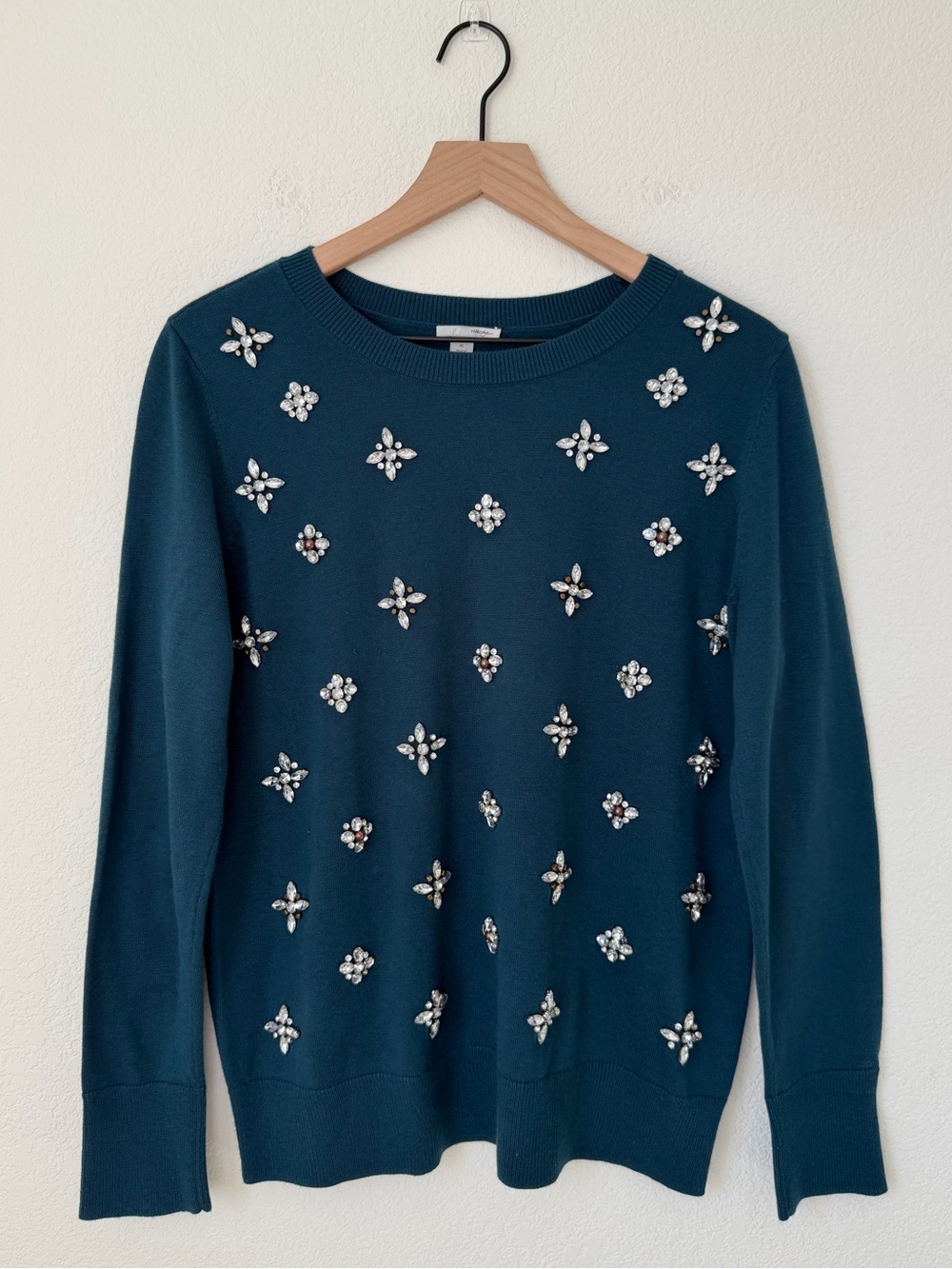 Halogen Teal Long Sleeve Crew Neck Rhinestone
Beaded Sweater Size XL